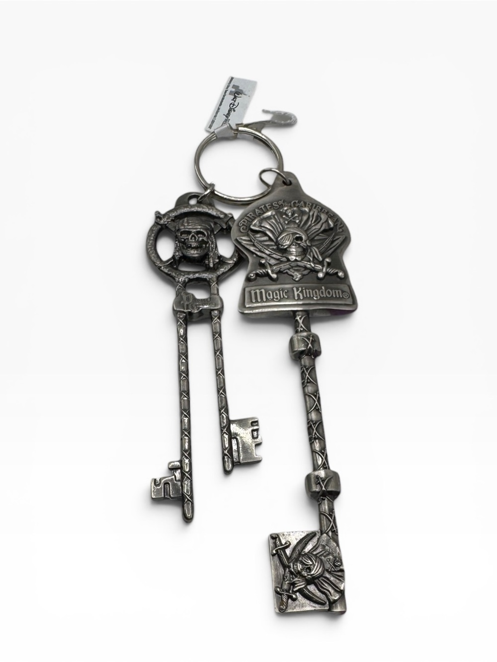 NWT Disney Pirates of the Caribbean Skeleton Key Keychain Magic Kingdom